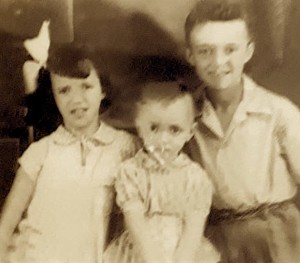 Familja Kurti - Qershor 1956