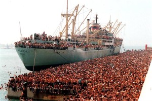 Anija "Vlora" në portin e Barit - 8 Gusht 1991