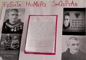 Fëmijë të Klubit të Letrave “Ndoc Gjetja” Lezhë, në përkujtim te 150 vjetorit të Gjergj Fishtës