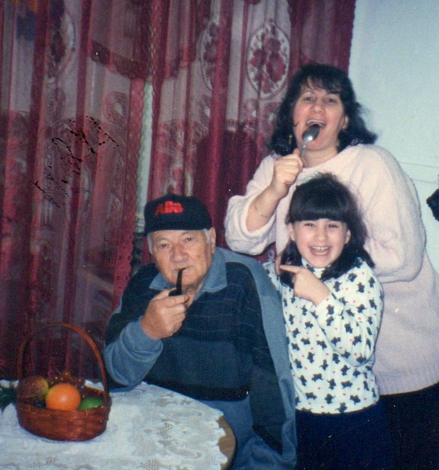 Lazër Radi, Brooklyn - 1994, me të bijën dhe mbesën