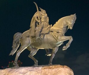 Monumenti i Heroit Kombëtar në Tiranë