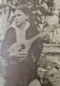 Julka Kakarriqi - Daragjati me mandolinë