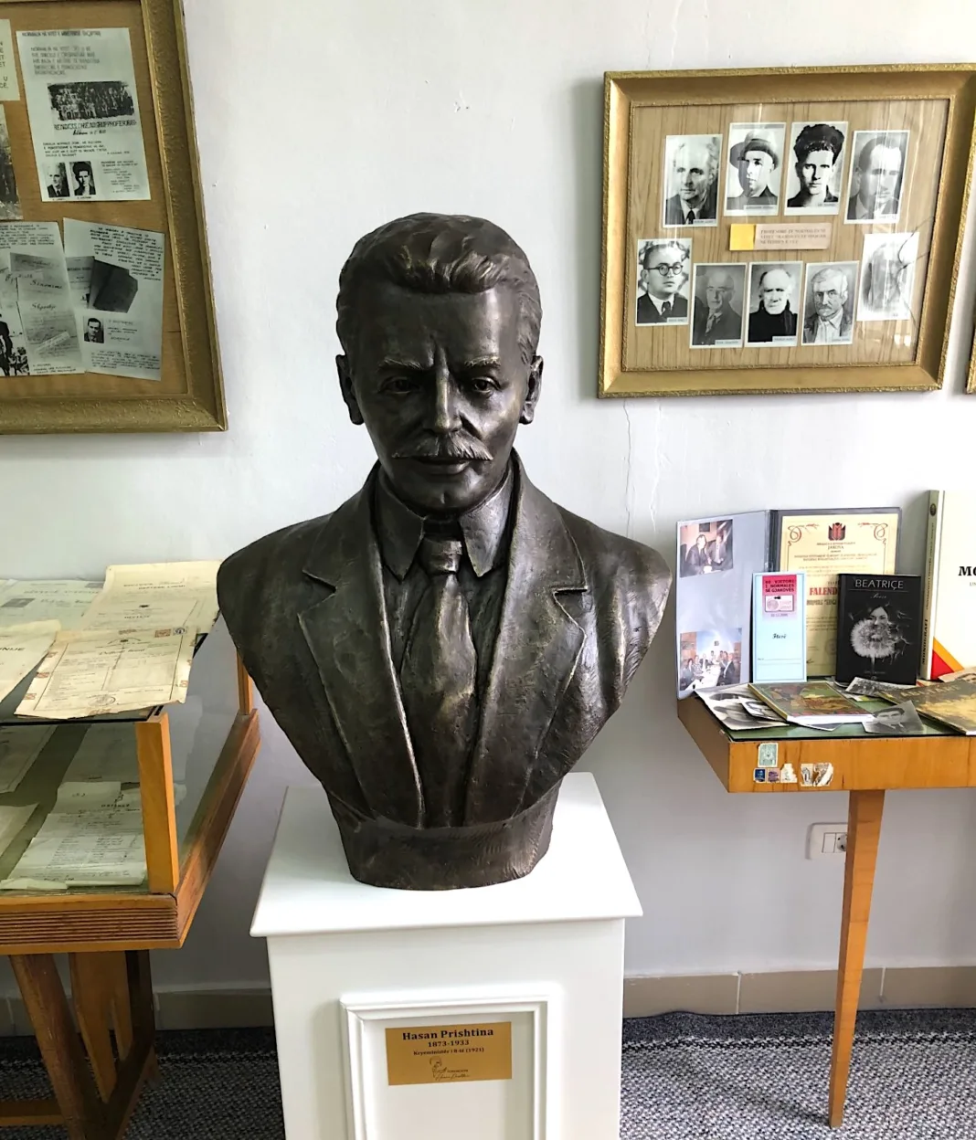Busti i Hasan Prishtinës - në Normalen e Elbasan
