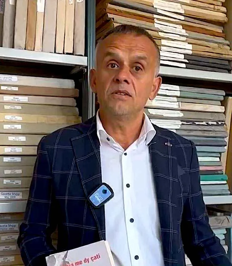 Rezart Palluqi - Shtëpia me dy çati - roman