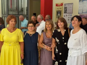 Shoqe të një klase që iu përgjigjen më qartë thirrjes mbas 50 vitesh......