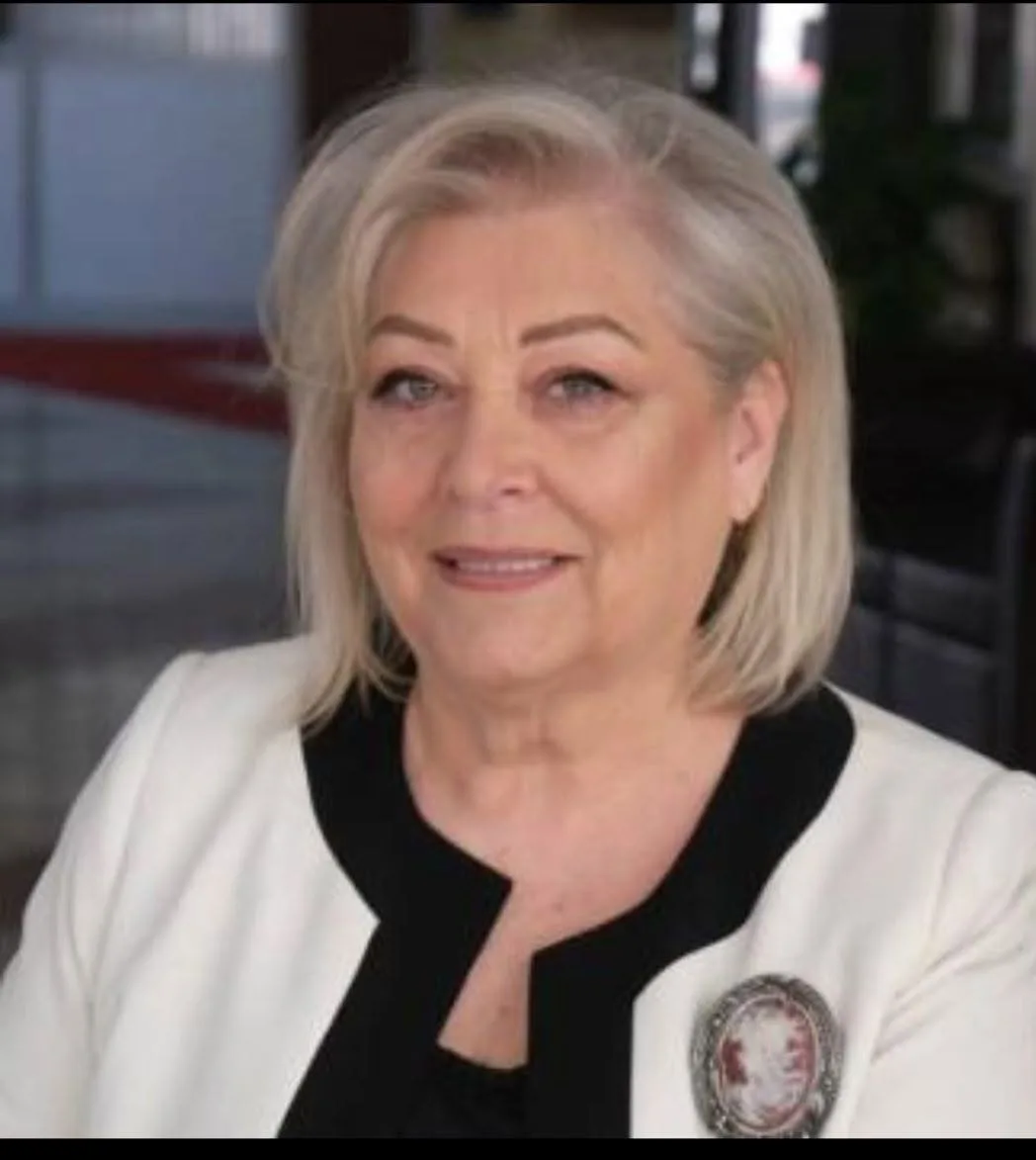Justina Shiroka - Pula - Presidentja e Kosovës